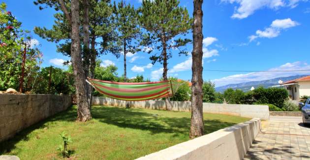 Apartment Ivo 3 – Attic, Near the Beach