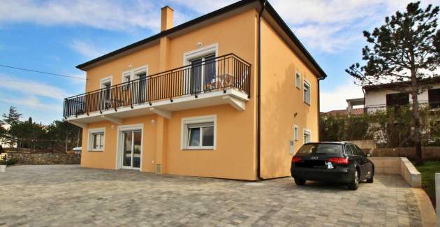 Apartment Ivo 3 – Attic, Near the Beach