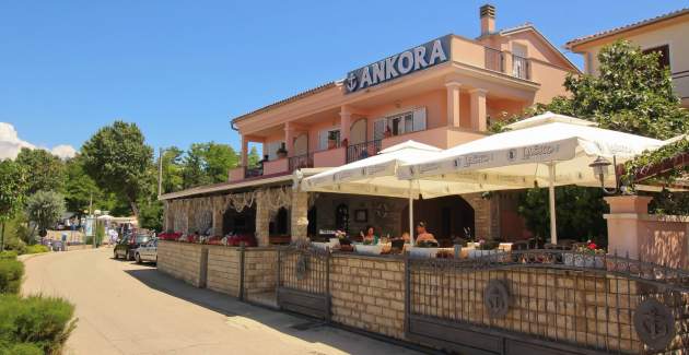 Apartment Koraljka 2 – Sea View