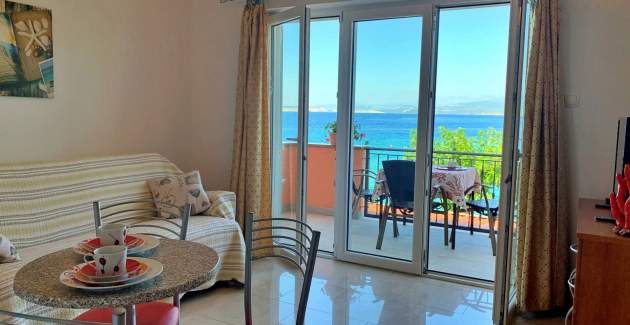Apartment Koraljka 2 – Sea View