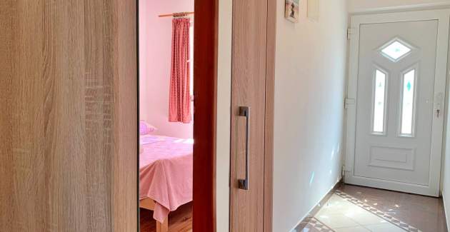 Apartment Koraljka 2 – Sea View