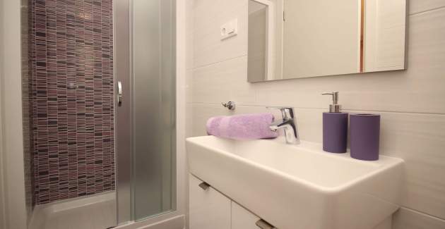 Apartment Kristijan – Seafront & Sea View