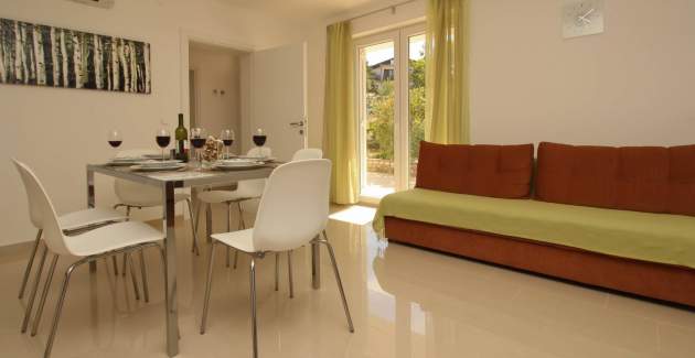 Apartment Kristijan – Seafront & Sea View