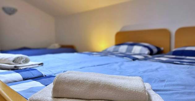 Apartman Neptun 4 – potkrovlje, 20 m od mora