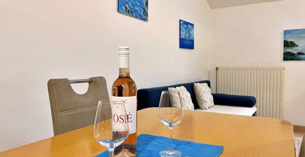 Apartman Neptun 4 – potkrovlje, 20 m od mora