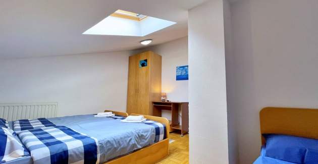 Apartman Neptun 4 – potkrovlje, 20 m od mora