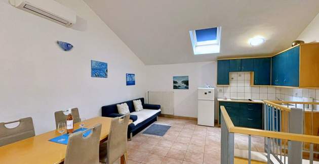 Apartman Neptun 4 – potkrovlje, 20 m od mora