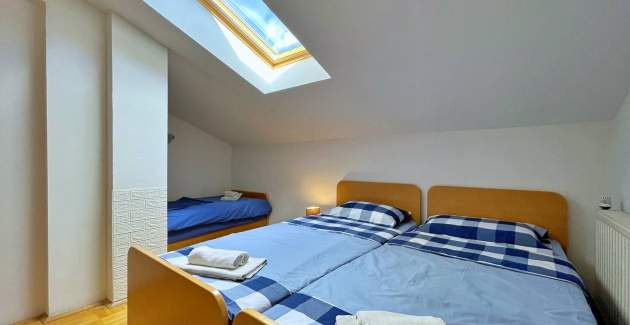 Apartman Neptun 4 – potkrovlje, 20 m od mora