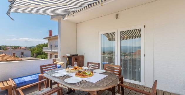 Apartment Presker – Sea View and Balcony
