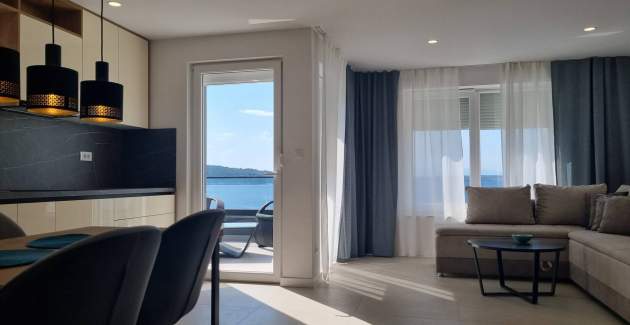 Apartment Punta Silo B8 – Pool and Sea View