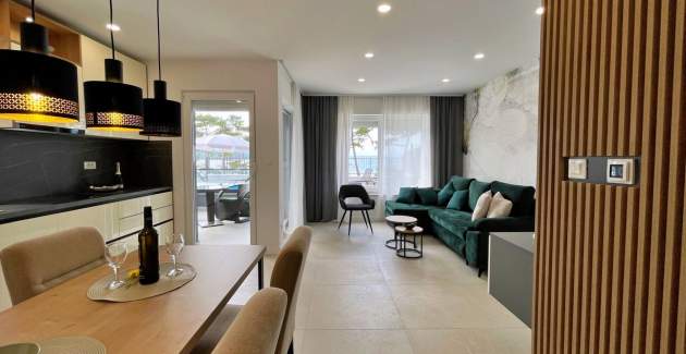 Apartment Punta Silo B1 – Pool and Sea View