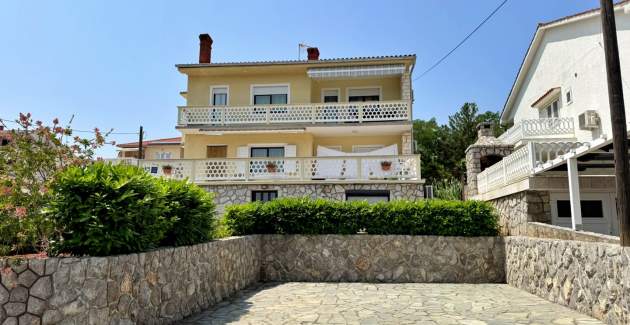 Apartment Rozi – Sea View and Balcony