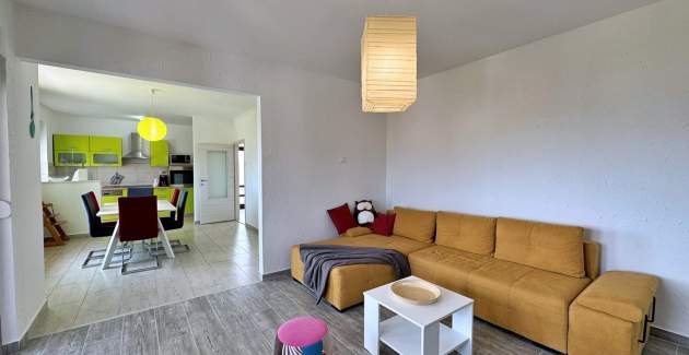 Apartment Rozi – Sea View and Balcony