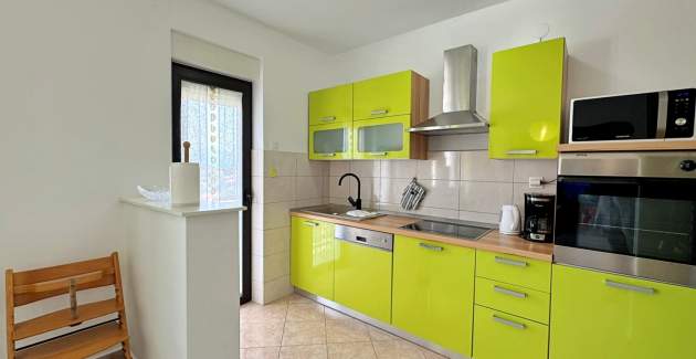 Apartment Rozi – Sea View and Balcony