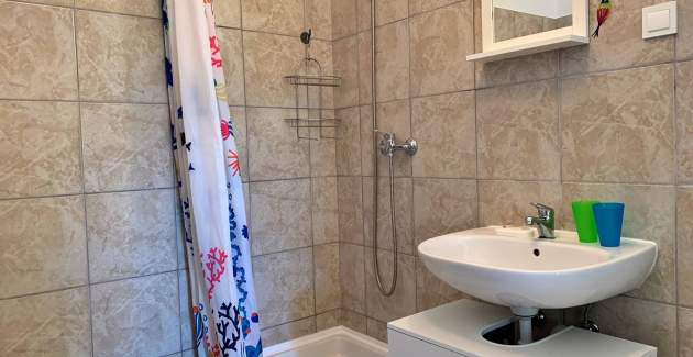 Apartment Savic A4 – 90 m from the Beach