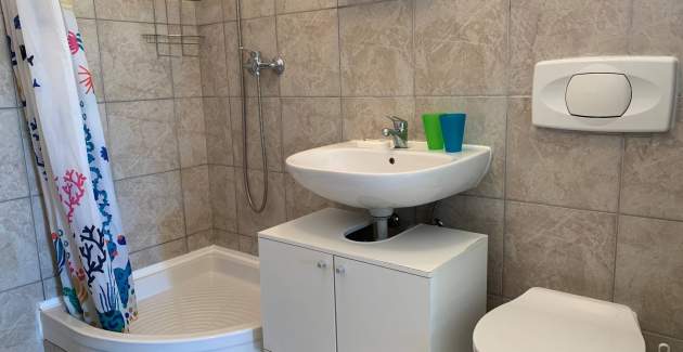 Apartment Savic A4 – 90 m from the Beach