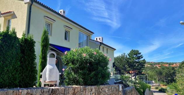 Apartment Savic A4 – 90 m from the Beach