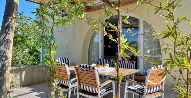 Apartment Savic M – 90 m from the Beach with Sea ​​View