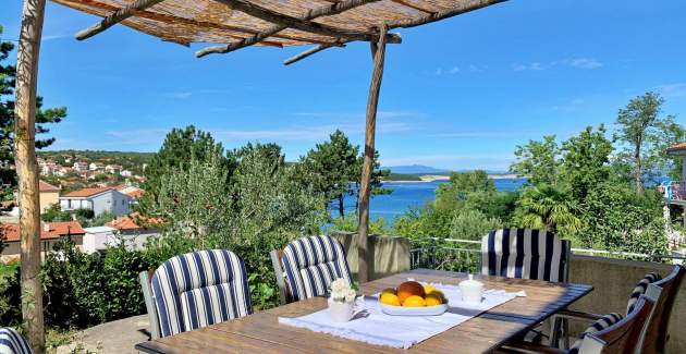 Apartment Savic M – 90 m from the Beach with Sea ​​View