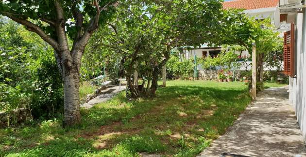 Apartment Srdoc – Terrace, Ground Floor