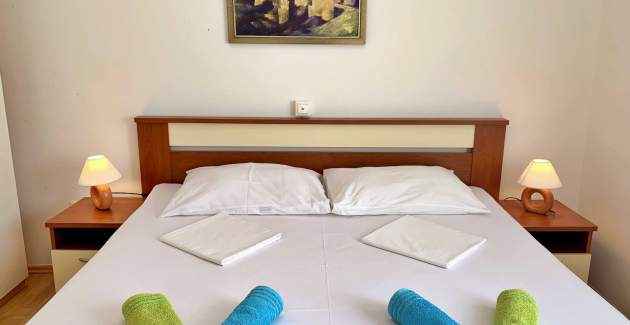 Apartment Viola – Terrace and Garden View