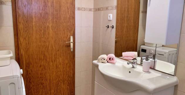 Apartment Viola – Terrace and Garden View