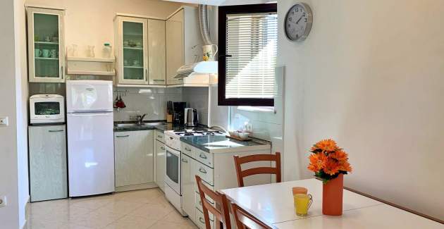 Apartment Viola – Terrace and Garden View