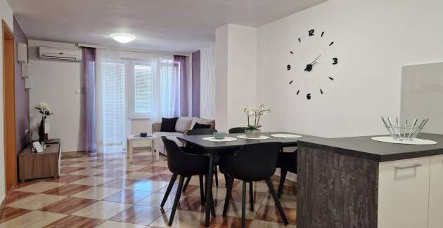 Apartment Brnic AQ 1 - with Balcony, 90 m from the Beach