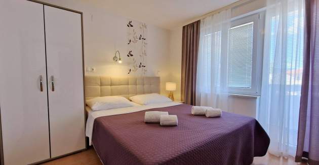 Apartment Brnic AQ 1 - with Balcony, 90 m from the Beach