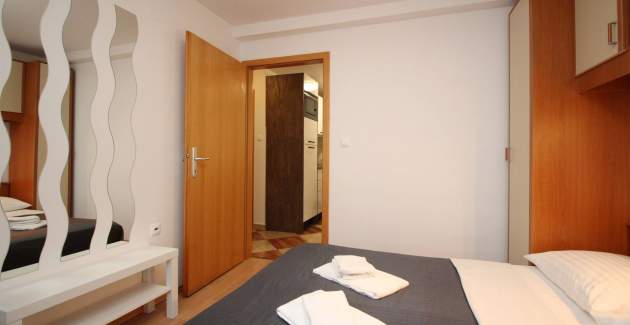 Apartment Brnic AQ 3 - with Balcony, 90 m from the Beach