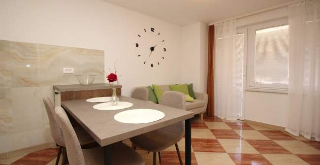 Apartment Brnic AQ 3 - with Balcony, 90 m from the Beach