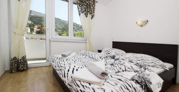 Apartment Dorcic AQ 1 - central Location, close to the Beach