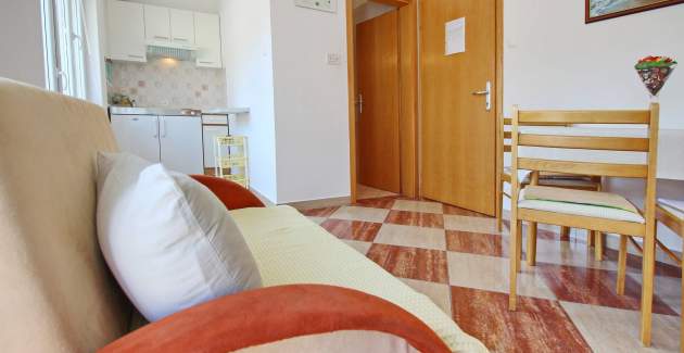 Apartment Dorcic AQ 2 - central Location, close to the Beach