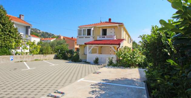 Apartman Bebek – s balkonom i parkingom