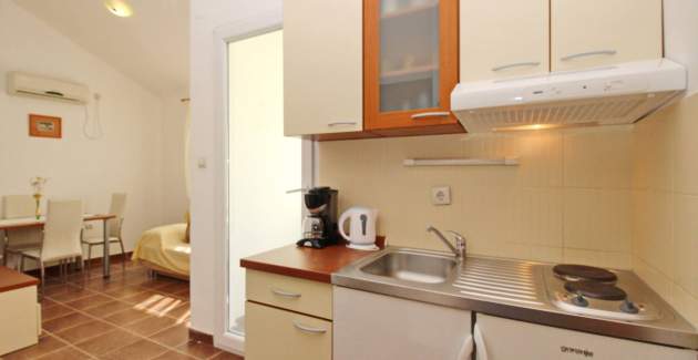 Apartman Bebek – s balkonom i parkingom