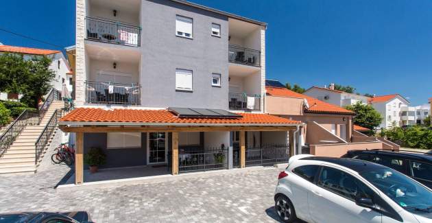 Appartamento moderno Berisha 1 n.2 – con balcone