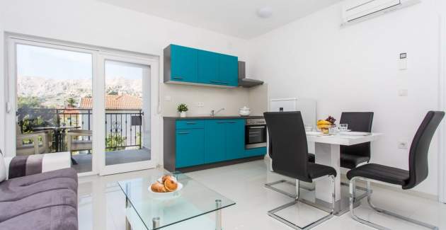 Modern Apartment Berisha 1 No.3 - with Balcony