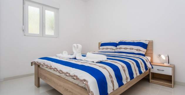 Modern Apartment Berisha 1 No.3 - with Balcony