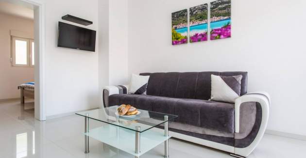 Modern Apartment Berisha 1 No.3 - with Balcony