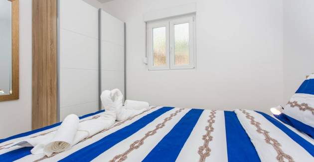 Modern Apartment Berisha 1 No.3 - with Balcony