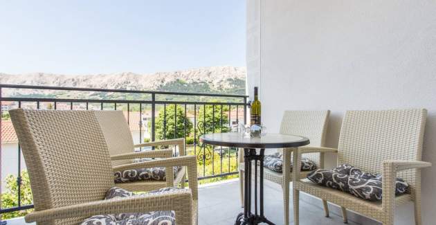 Modern Apartment Berisha 1 No.4 - with Balcony