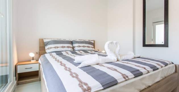 Modern Apartment Berisha 1 No.4 - with Balcony