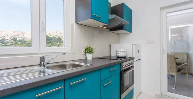 Modern Apartment Berisha 1 No.4 - with Balcony