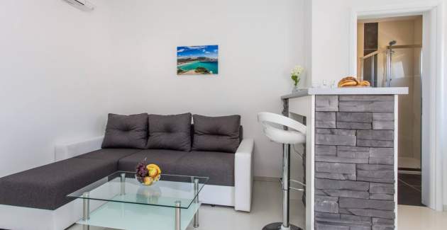 Modern Apartment Berisha 1 No.4 - with Balcony