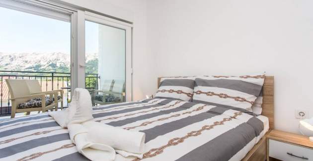 Modern Apartment Berisha 1 No.4 - with Balcony