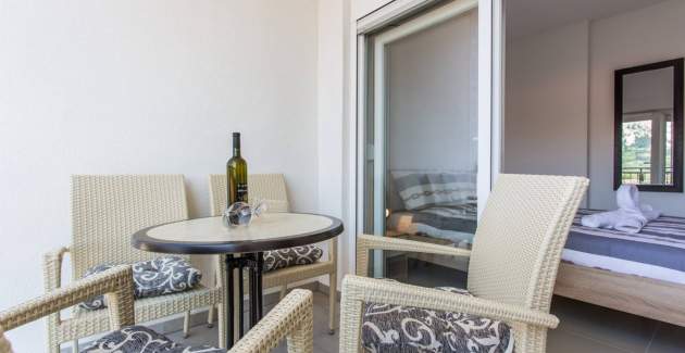 Modern Apartment Berisha 1 No.4 - with Balcony