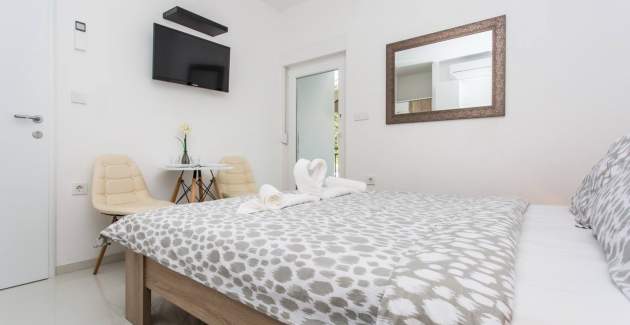 Studio Apartment Berisha 1 No.1 - with Balcony