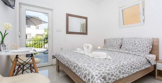 Studio Apartment Berisha 1 No.1 - with Balcony