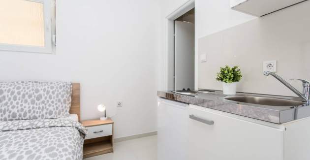 Studio Apartment Berisha 1 No.1 - with Balcony