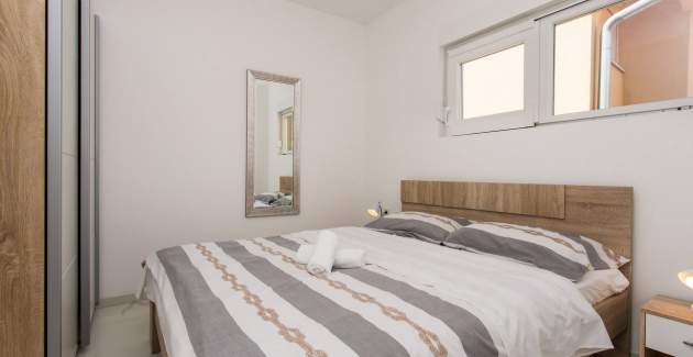 Modern Apartment Berisha 1 No.5 - with Balcony